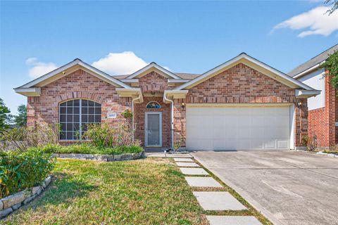 Photo of 14007 Hillingdale Lane Ln, Houston, TX 77070 (MLS # 38463150) Photo of 14007 Hillingdale Lane Ln, Houston, TX 77070 (MLS # 38463150)