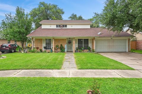 Photo of 14018 Duncannon Drive, Houston, TX 77015 (MLS # 90216833)
