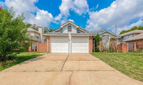 Photo of 9310 Corner Oaks Ln Ln, Houston, TX 77036 (MLS # 8926535)