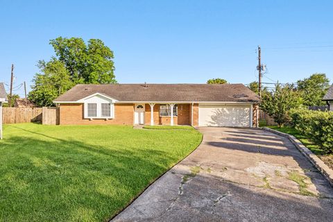 Photo of 4502 Sage Circle, Baytown, TX 77521 (MLS # 67424276)