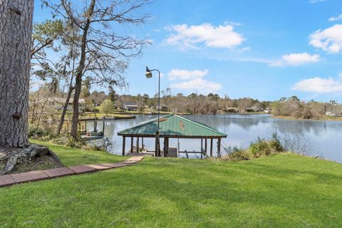Photo of 1281 Creeklake Drive, Onalaska, TX 77360 (MLS # 37049734)