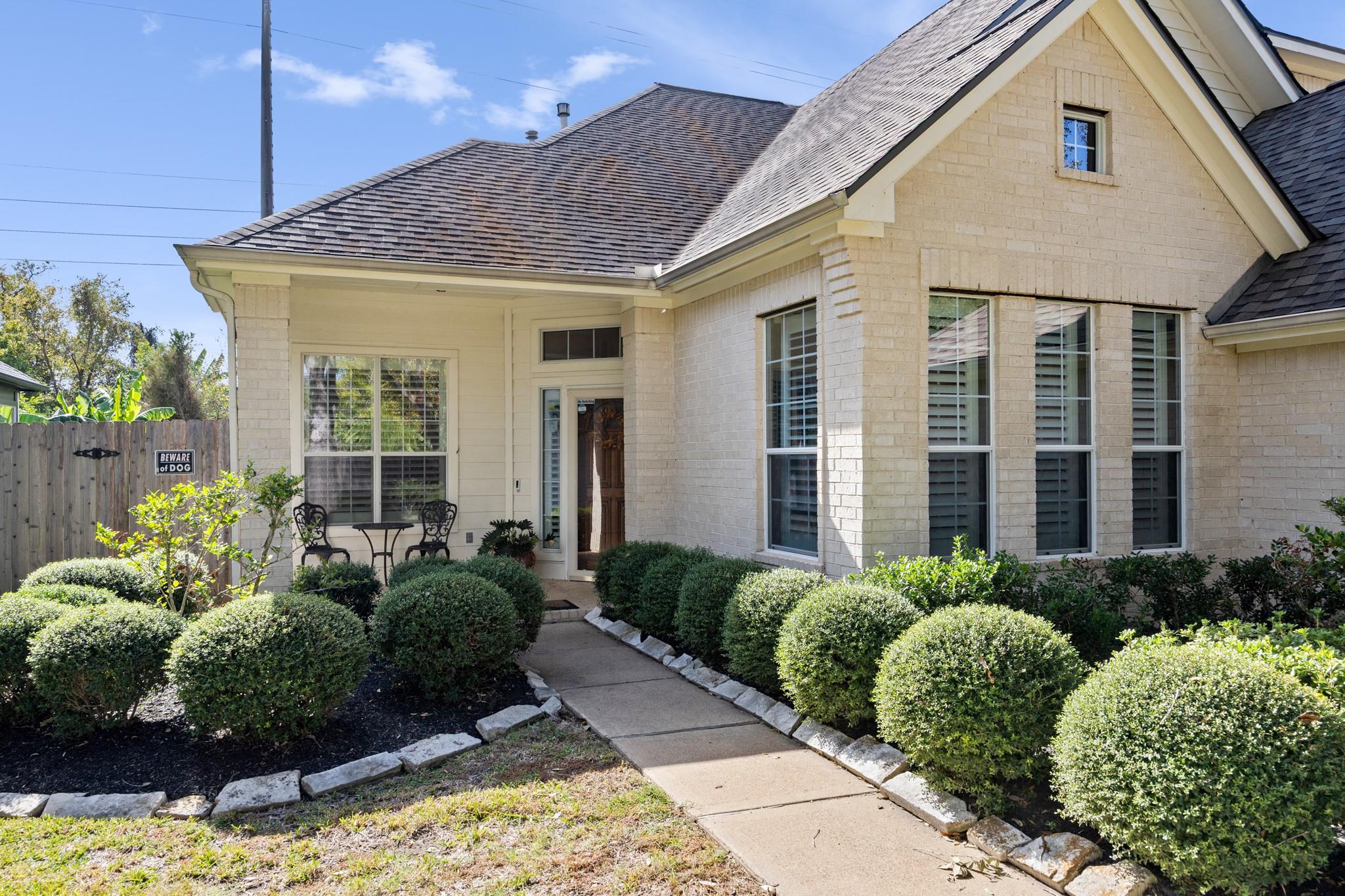 10310 Five Oaks Lane