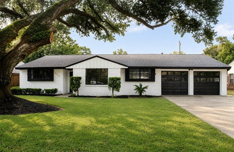 Photo of 9515 Highmeadow Drive, Houston, TX 77063 (MLS # 97123865)