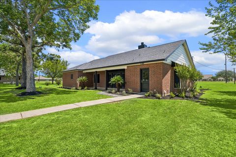 Photo of 15415 Skyhawk Lane LN, Baytown, TX 77523 (MLS # 9865089)