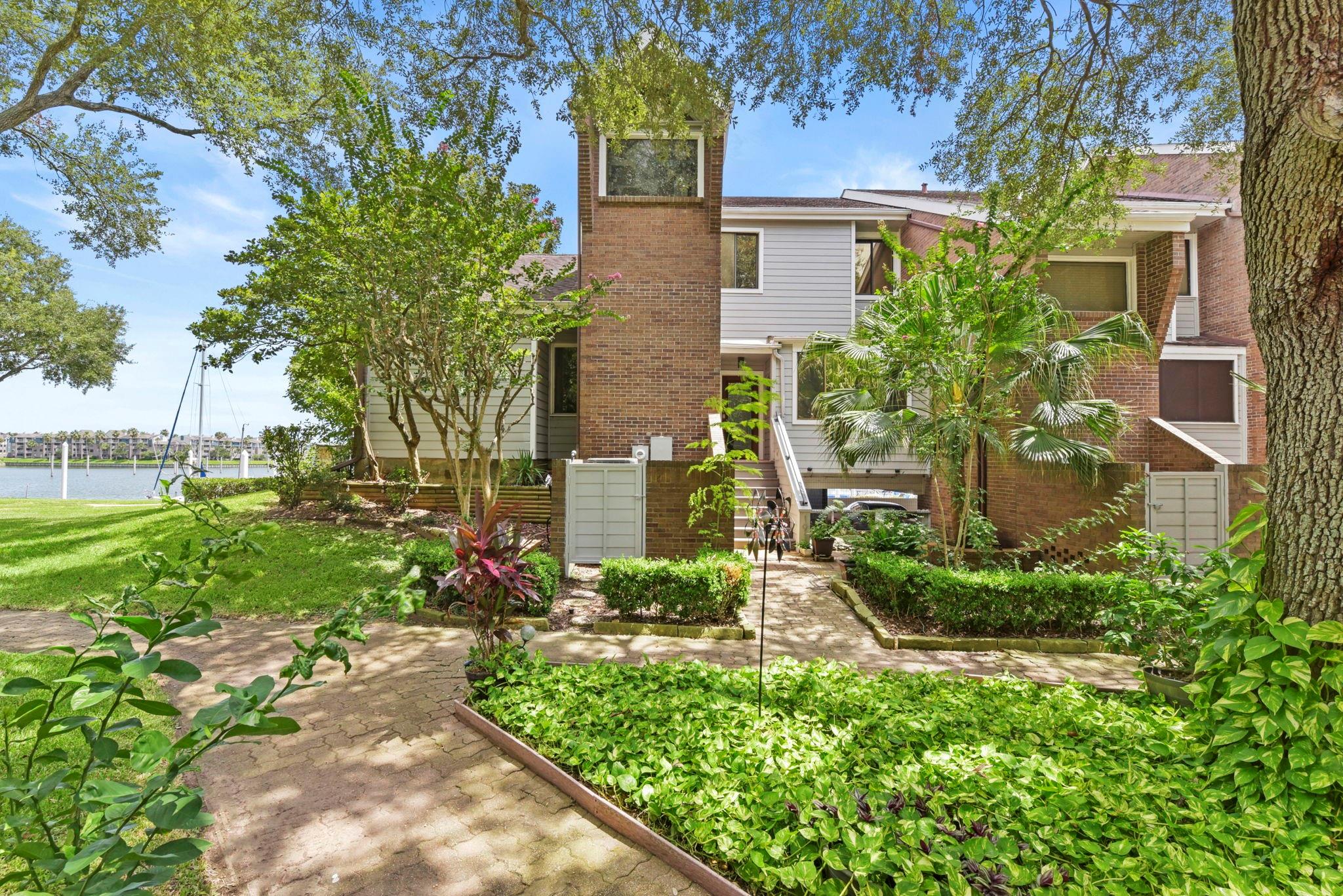 1913 Enterprise Avenue