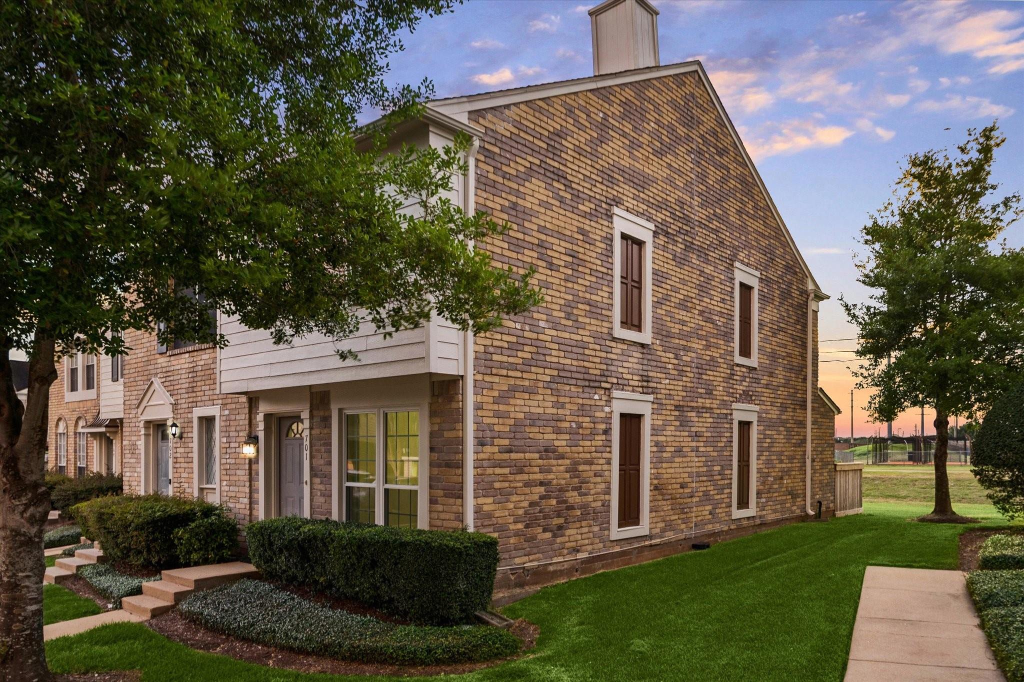 2808 Grants Lake Boulevard 701