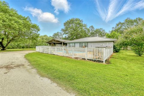 Photo of 1566 S Robb Street, Trinity, TX 75862 (MLS # 22022051)