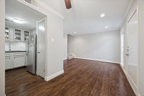 Photo of 1531 Marshall Street #1, Houston, TX 77006 (MLS # 21233683)