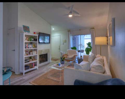 Townhouse For Rent - 7138 N Holiday Drive<br/> Galveston, TX 77550