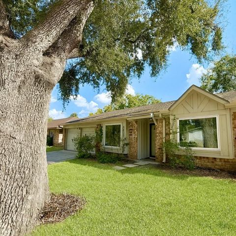 Photo of 5807 Silver Forest Drive, Houston, TX 77092 (MLS # 4533880)