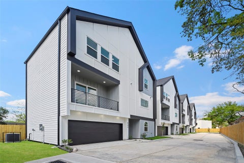 Photo of 870 W Little York Road #C, Houston, TX 77091 (MLS # 50293639)