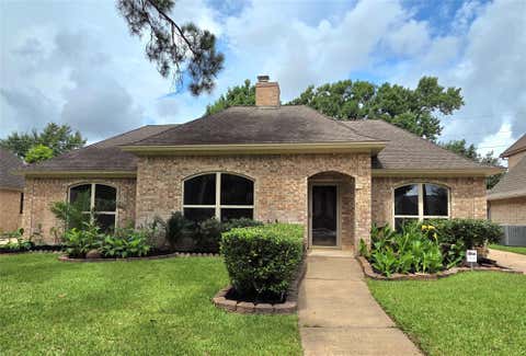 Photo of 8706 Chelsworth Drive, Houston, TX 77083 (MLS # 44395627)