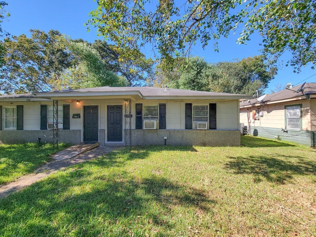 Photo of 1107 Milam Street, Liberty, TX 77575 (MLS # 33917343)