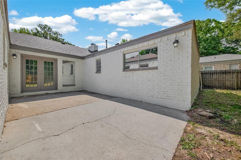 Tiny photo for 3907 Holly Green Court, Houston, TX 77339 (MLS # 4288123)
