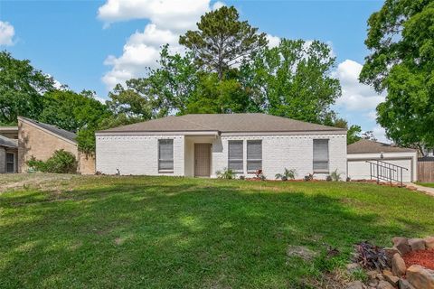 Photo of 3907 Holly Green Court, Houston, TX 77339 (MLS # 4288123)