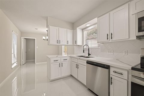 Tiny photo for 3907 Holly Green Court, Houston, TX 77339 (MLS # 4288123)