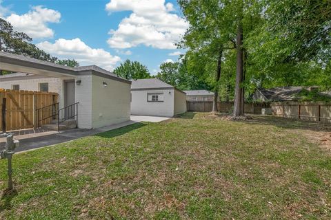 Tiny photo for 3907 Holly Green Court, Houston, TX 77339 (MLS # 4288123)