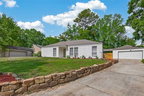 Tiny photo for 3907 Holly Green Court, Houston, TX 77339 (MLS # 4288123)