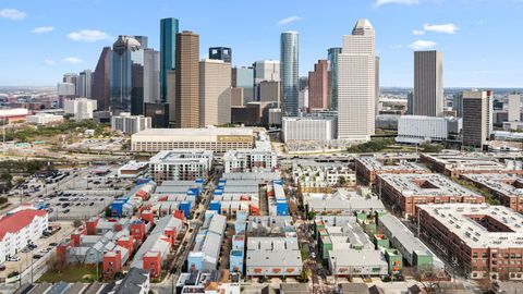 Tiny photo for 922 Andrews Street, Houston, TX 77019 (MLS # 12541788)