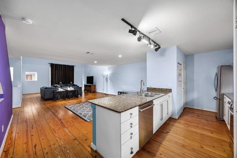 Tiny photo for 922 Andrews Street, Houston, TX 77019 (MLS # 12541788)