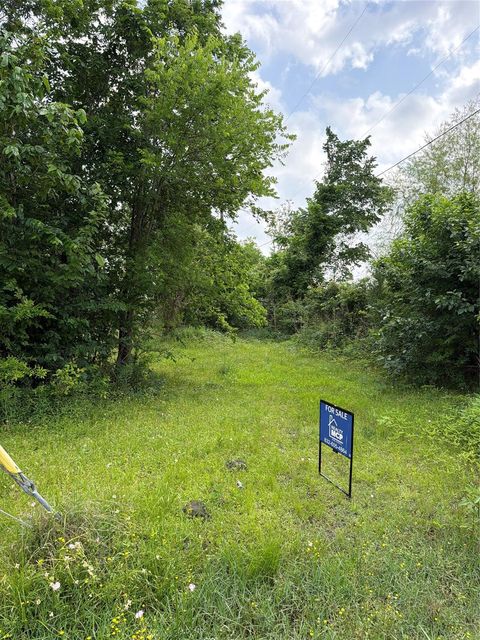 Photo of 0 St Louis, Houston, TX 77028 (MLS # 30500245)