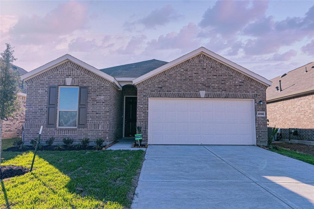 Photo of 2114 Damasi Ln Ln, Fresno, TX 77545 (MLS # 69139218)