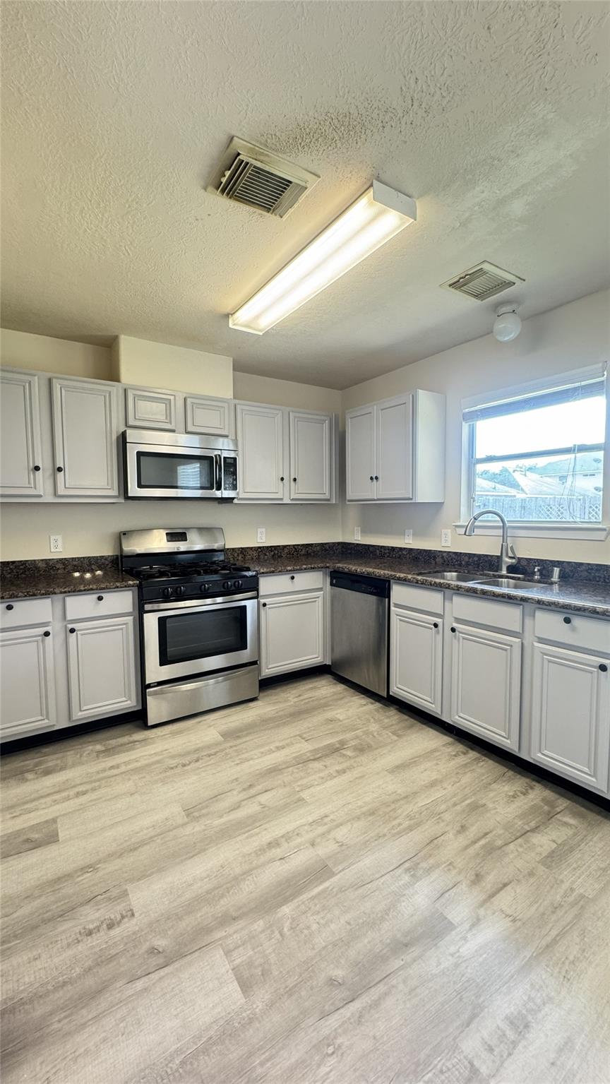 19127 Lakota Drive