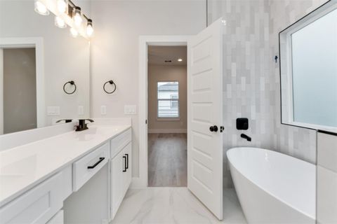 Photo of 108 E 44th St, Houston, TX 77018 (MLS # 85526596)