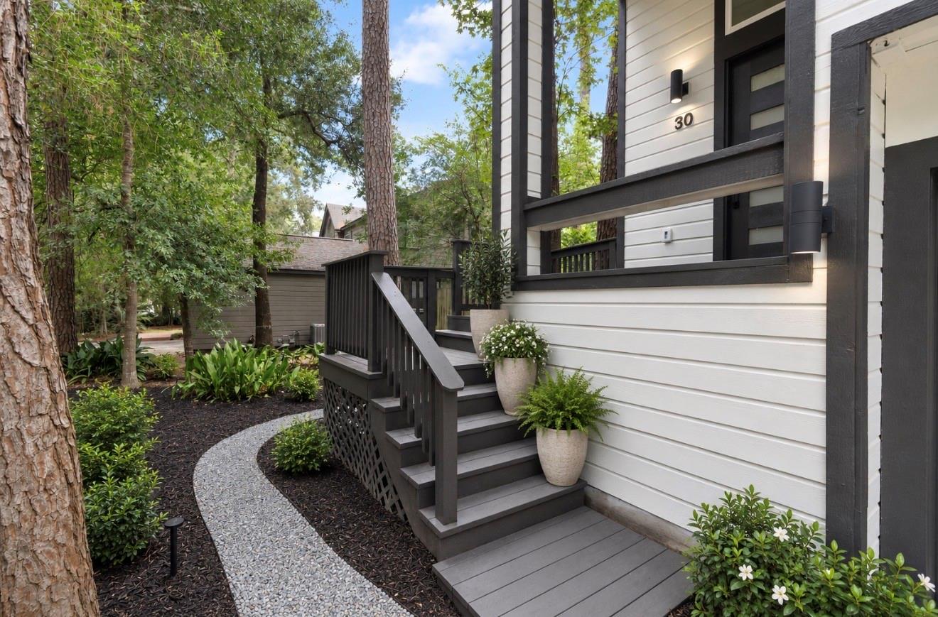 30 Shallow Pond Place