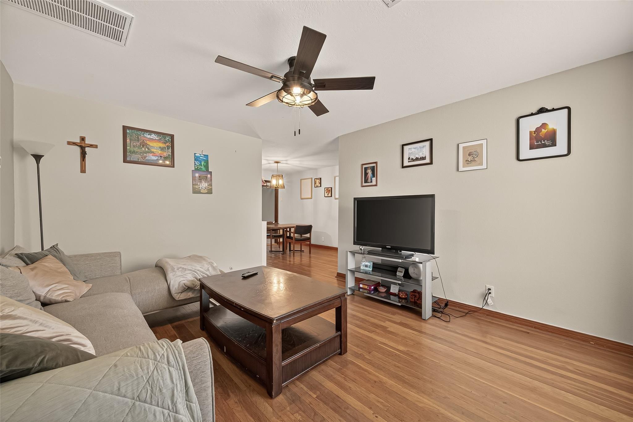 145 E Twickenham Trail