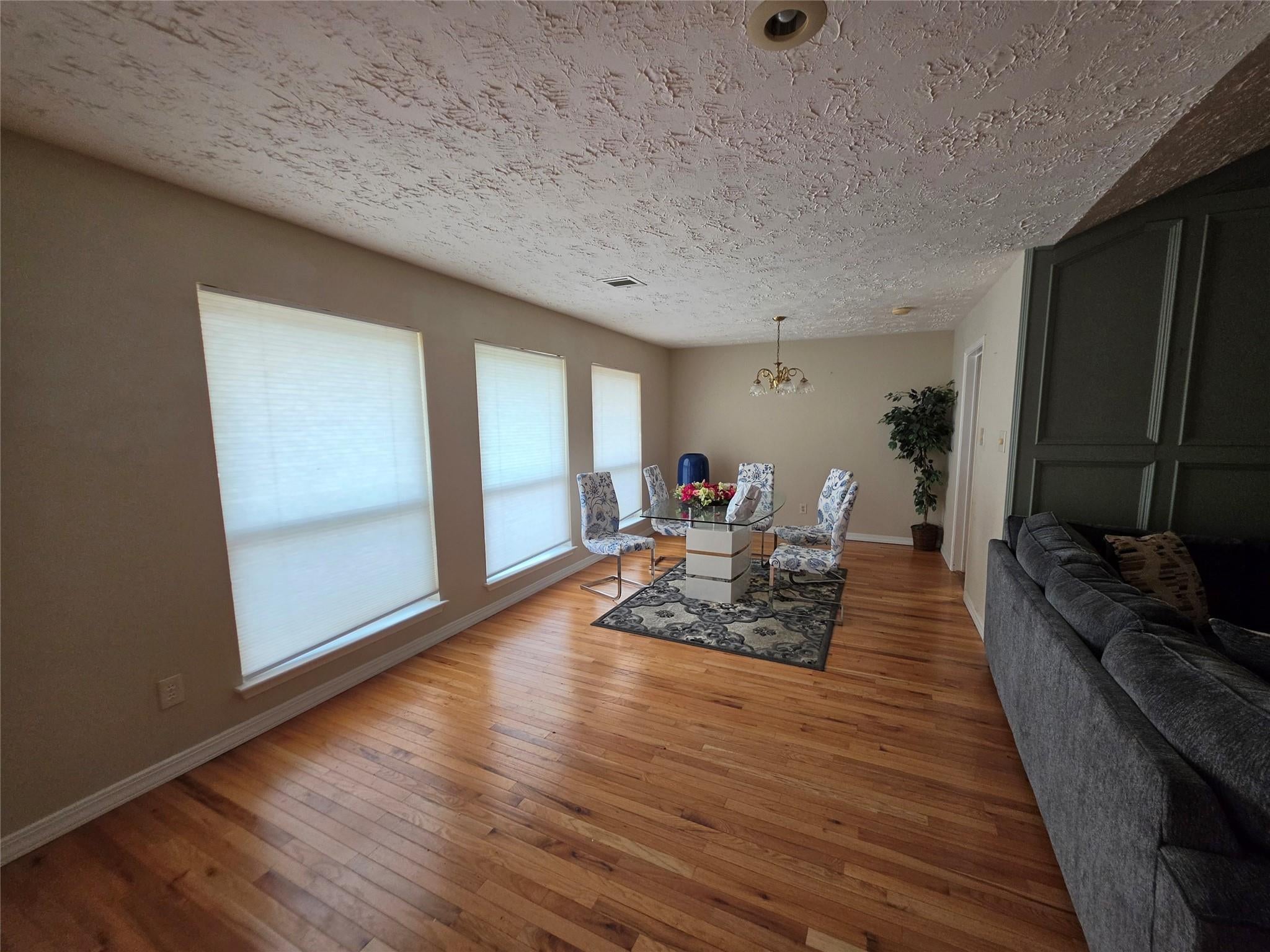 2810 Poplar Creek Lane