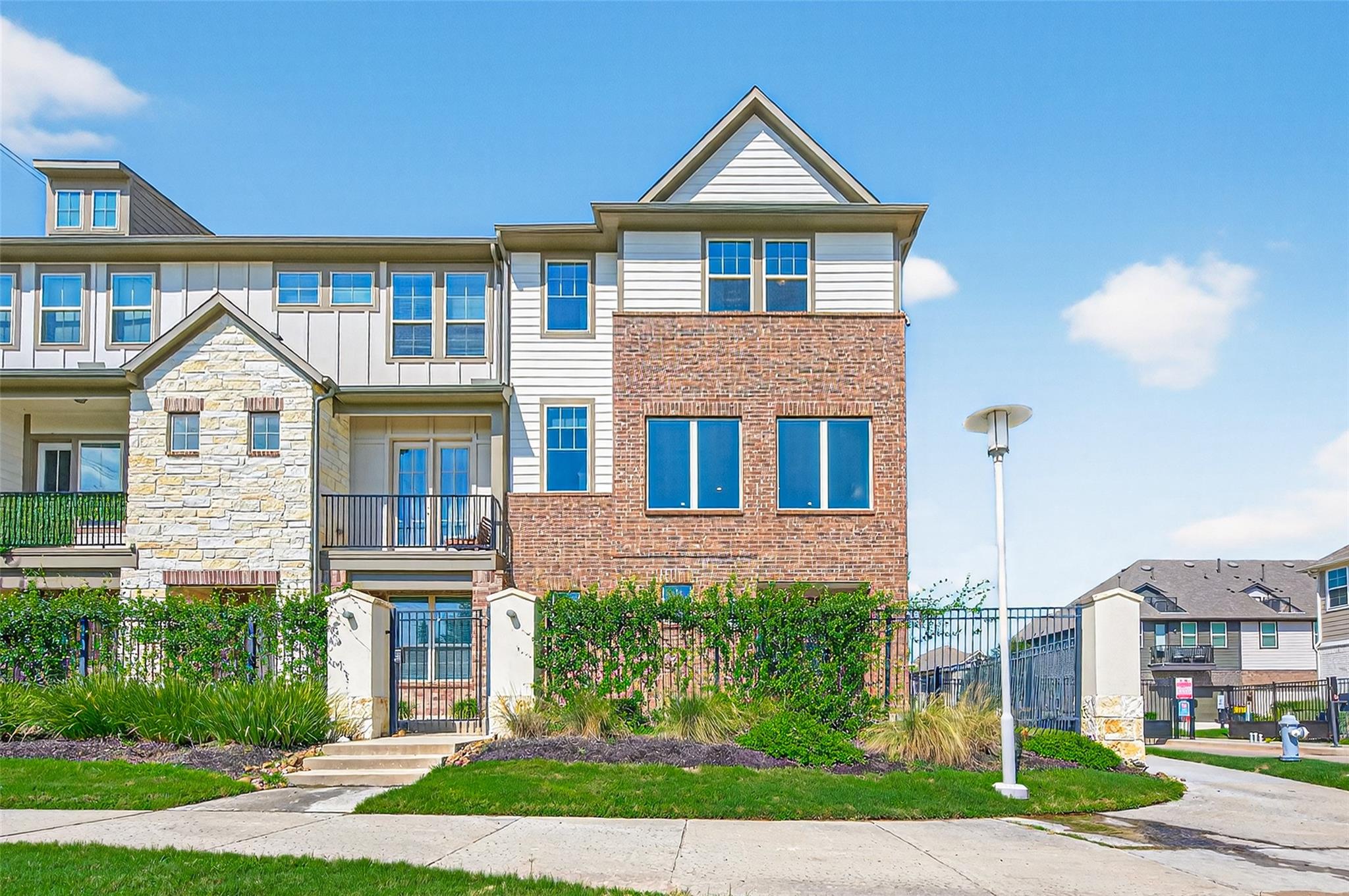 9423 Towne Lake Parkway