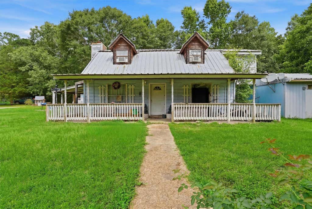 Photo of 9581 Highway 150, Shepherd, TX 77371 (MLS # 68640373)