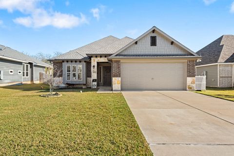Photo of 2004 Dumfries Drive, Bryan, TX 77807 (MLS # 16965219)
