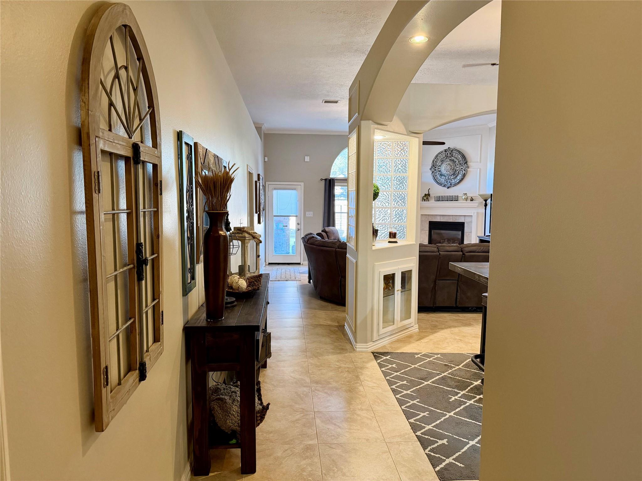 5243 Lakeshore Drive