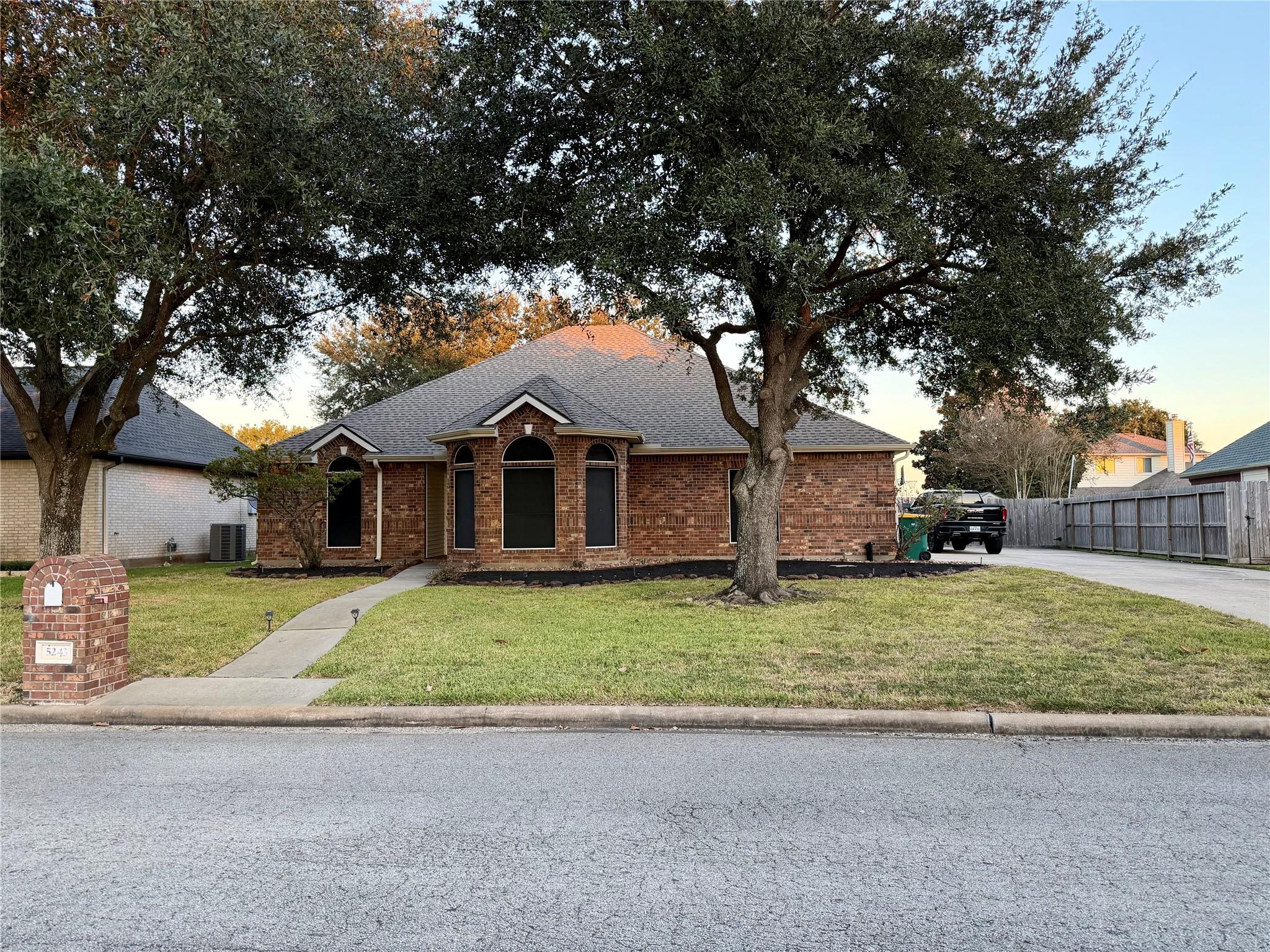 5243 Lakeshore Drive