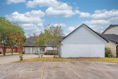 Photo of 6215 Portal Drive, Houston, TX 77096 (MLS # 54917533)