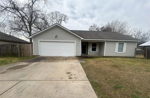 214 N 3rd Street Sealy TX 77474