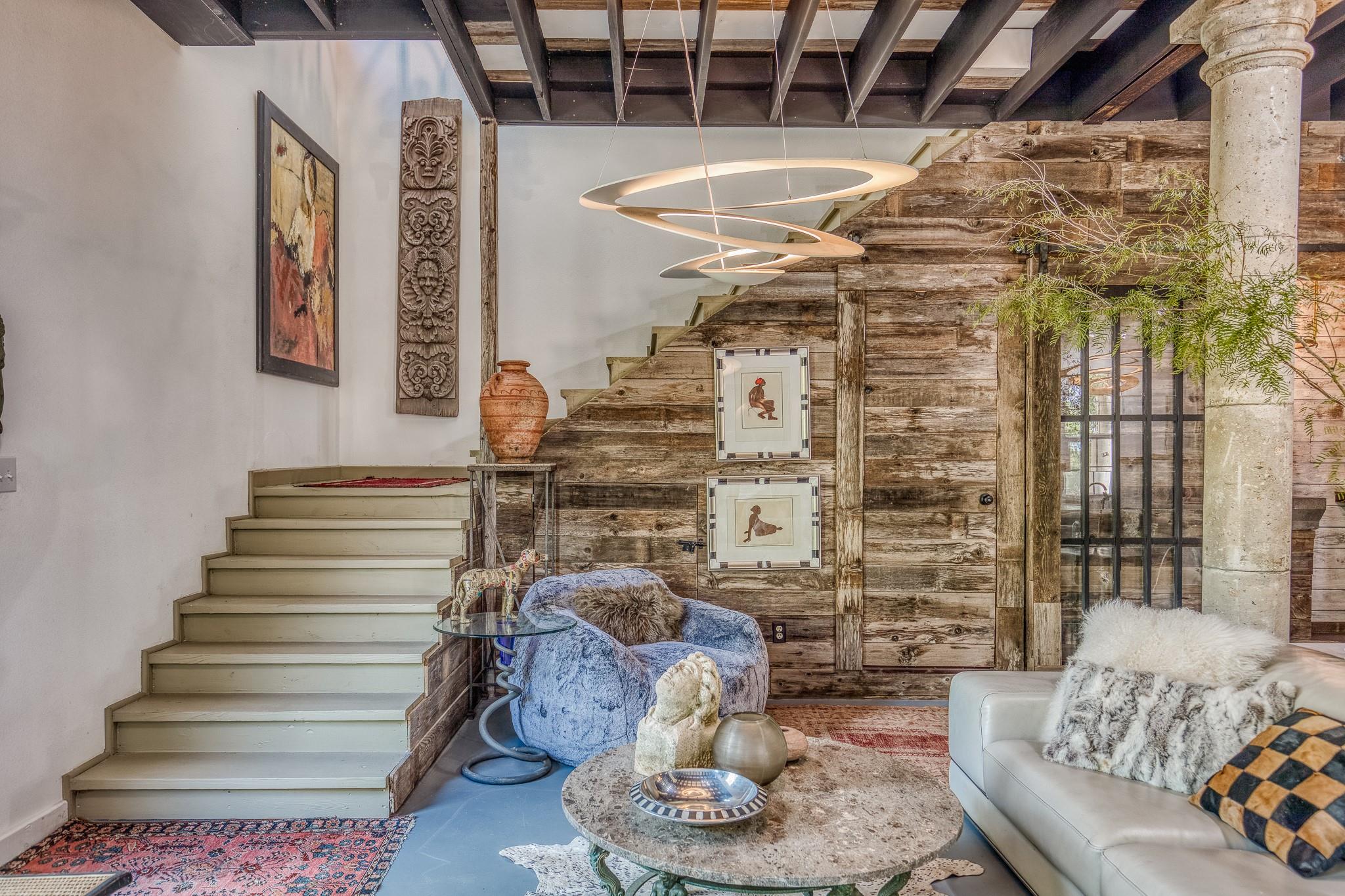 2105 N State Hwy 237