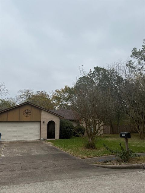 Tiny photo for 18303 Anne Drive, Webster, TX 77058 (MLS # 83659435)