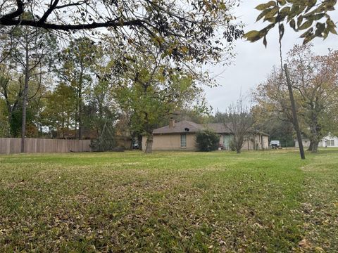Tiny photo for 18303 Anne Drive, Webster, TX 77058 (MLS # 83659435)