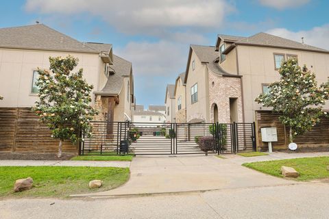 Photo of 2108 Sherwin Street, Houston, TX 77007 (MLS # 42126952)