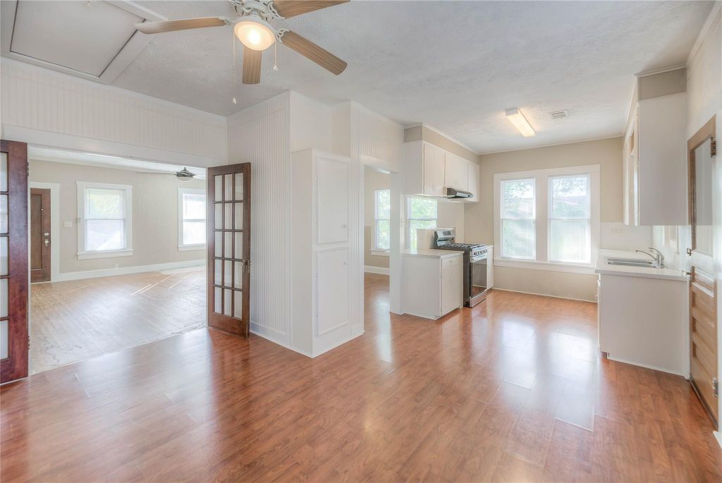 Photo of 213 E Feagin Street, Livingston, TX 77351 (MLS # 58990561)