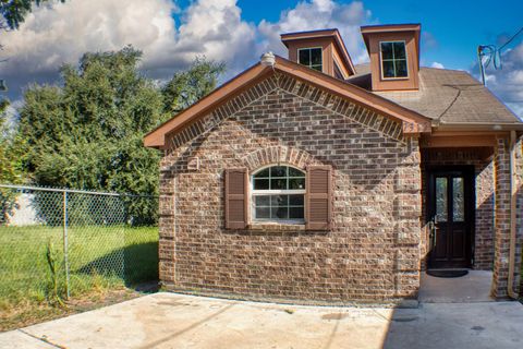 Photo of 7315 Avenue J, Houston, TX 77011 (MLS # 66200102)