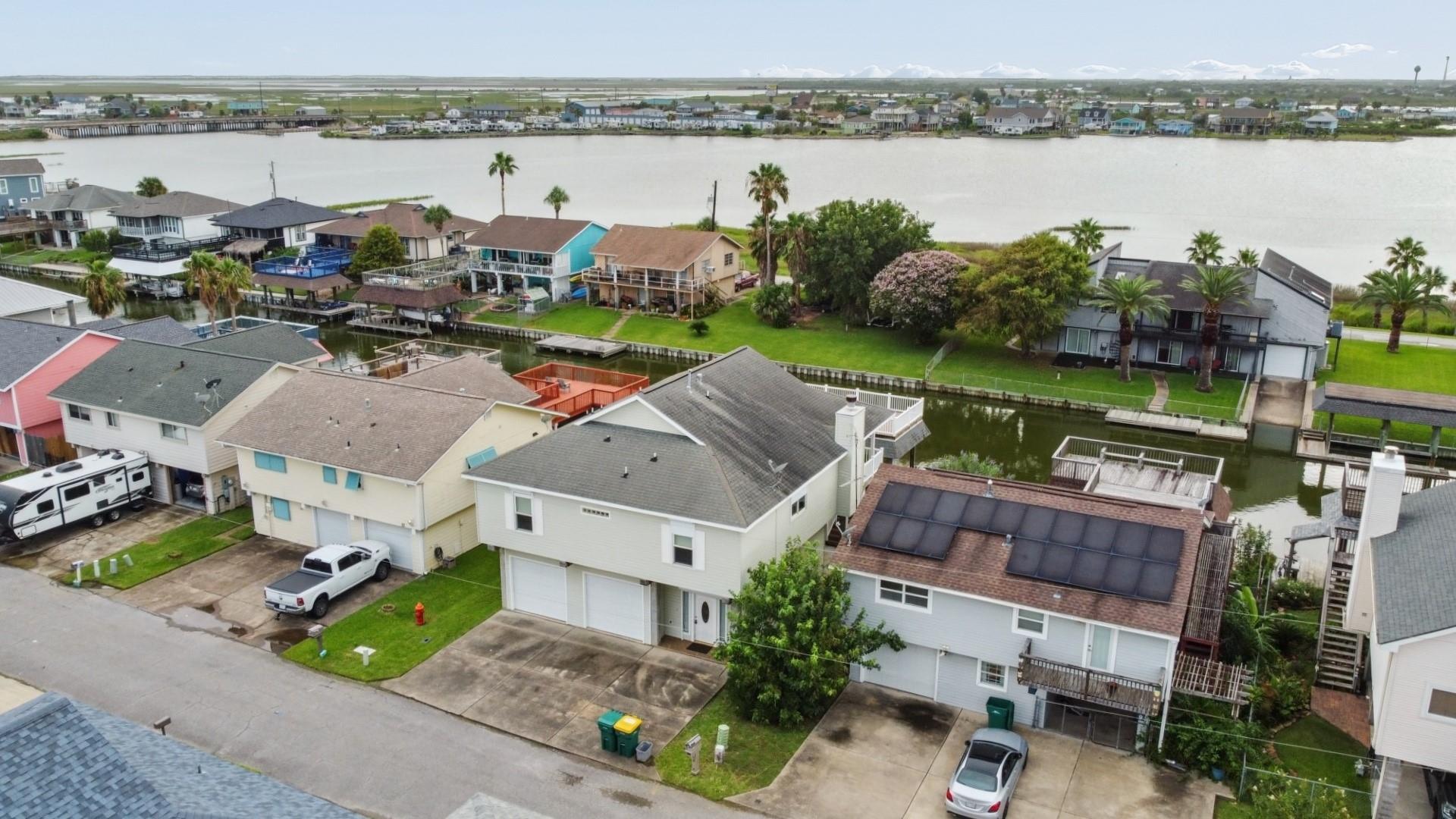 10 N Flamingo Street