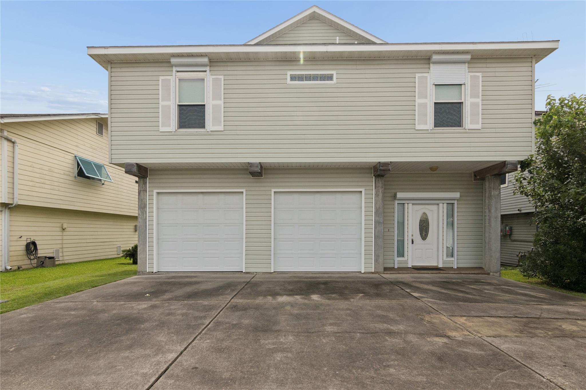 10 N Flamingo Street