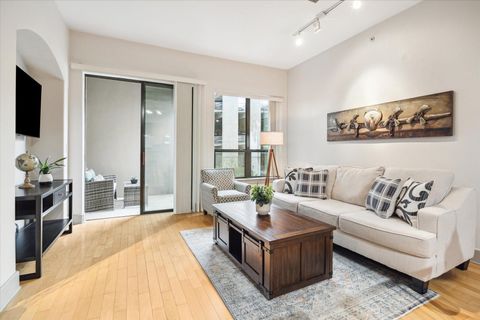 Photo of 1901 Post Oak Boulevard #4303, Houston, TX 77056 (MLS # 31430535)