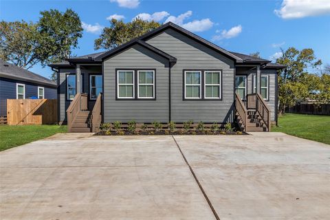 Photo of 4905 Paula Street #B, Houston, TX 77033 (MLS # 64324519)
