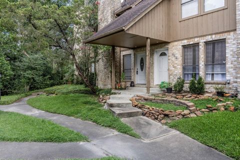 Photo of 1011 Hamblen Road #4, Houston, TX 77339 (MLS # 83328734)