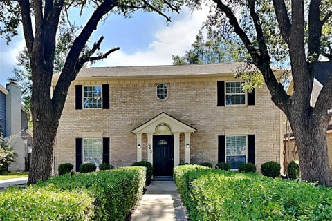 Photo of 505 S Rivershire Drive, Conroe, TX 77304 (MLS # 22873111)